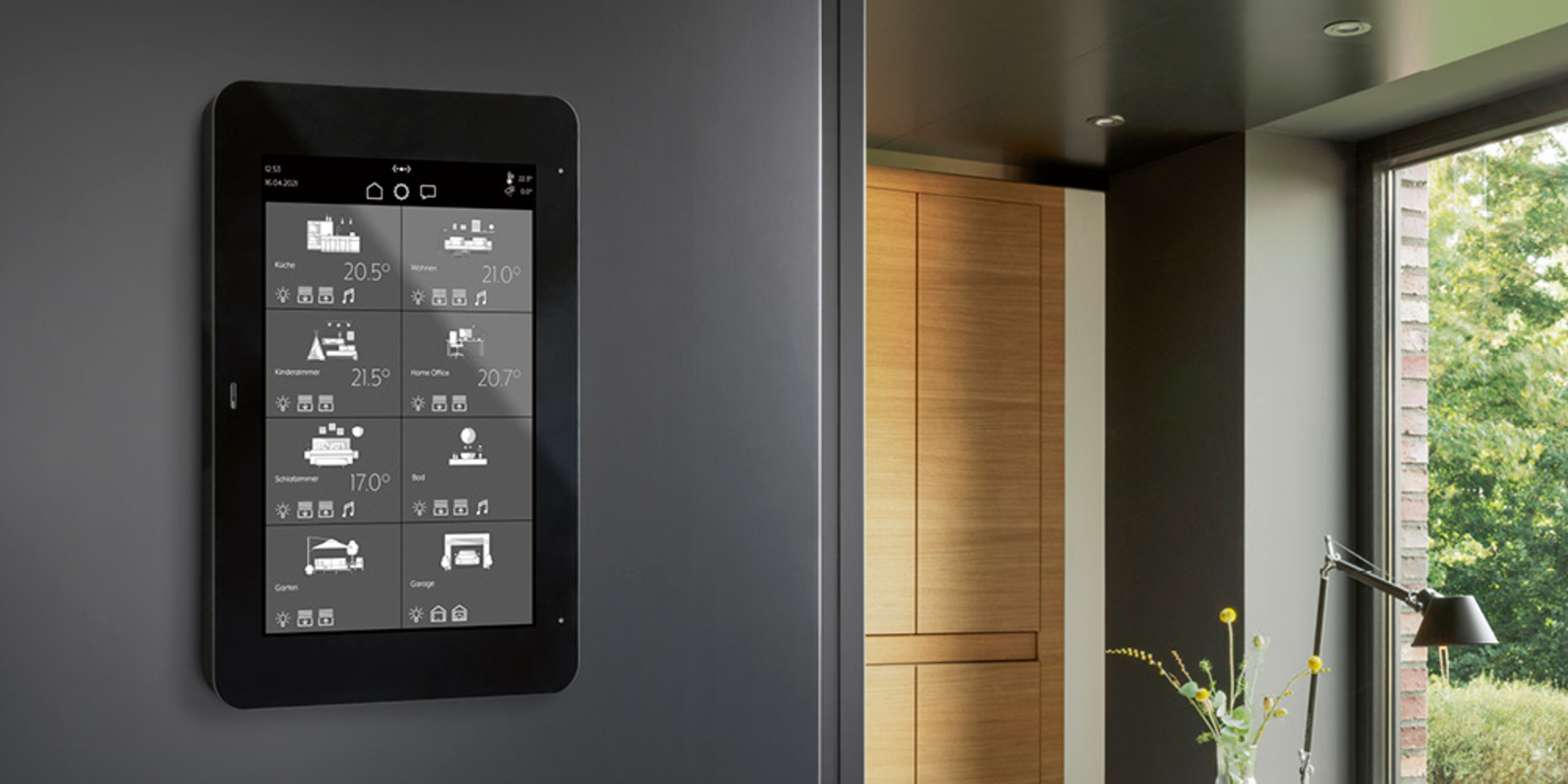 JUNG Smart Panel 8 bei K&K Elektrotechnik in Fürth